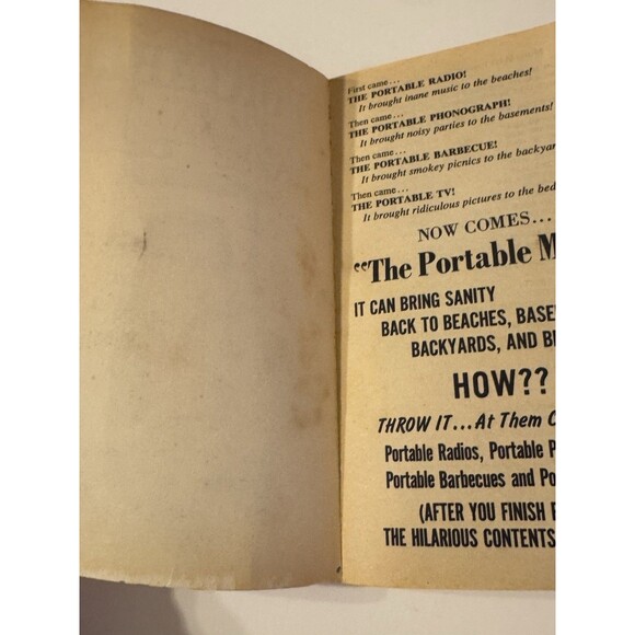 Vintage Paperback THE PORTABLE MAD PAPERBACK By Albert B. Feldstein 1964 - Picture 3 of 6